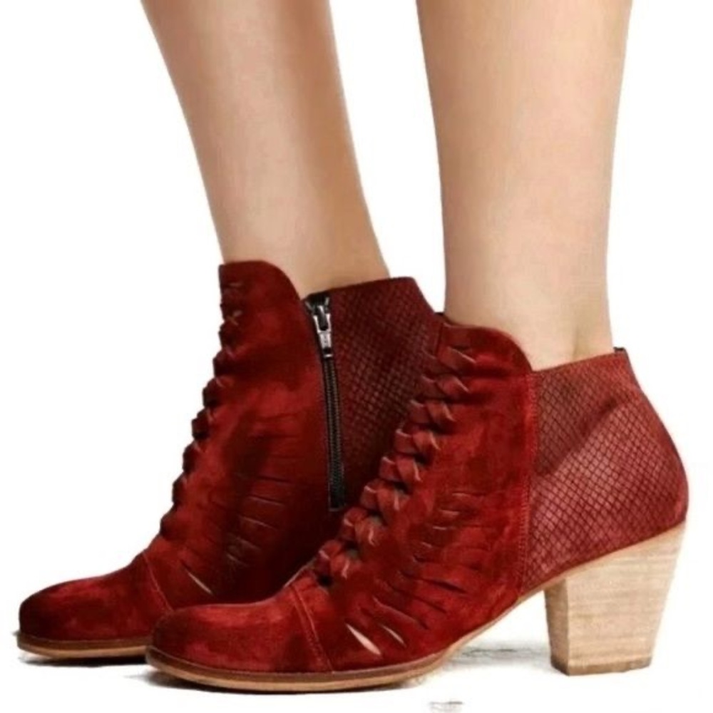 Free People Maroon Red Loveland Suede Cut Out Ankle Boots Size 39 / 8.5